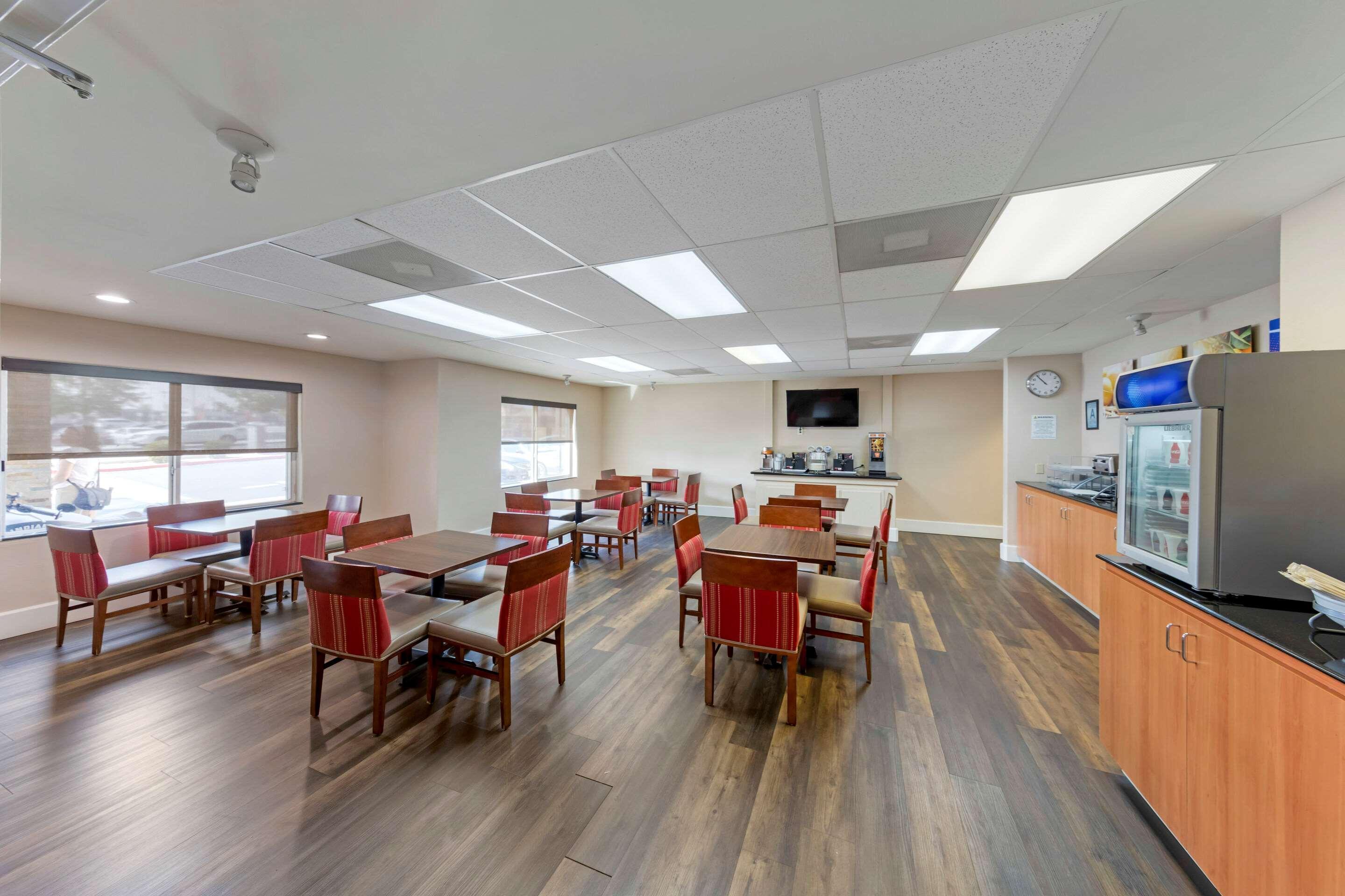 Comfort Suites Victorville-Hesperia Exterior photo