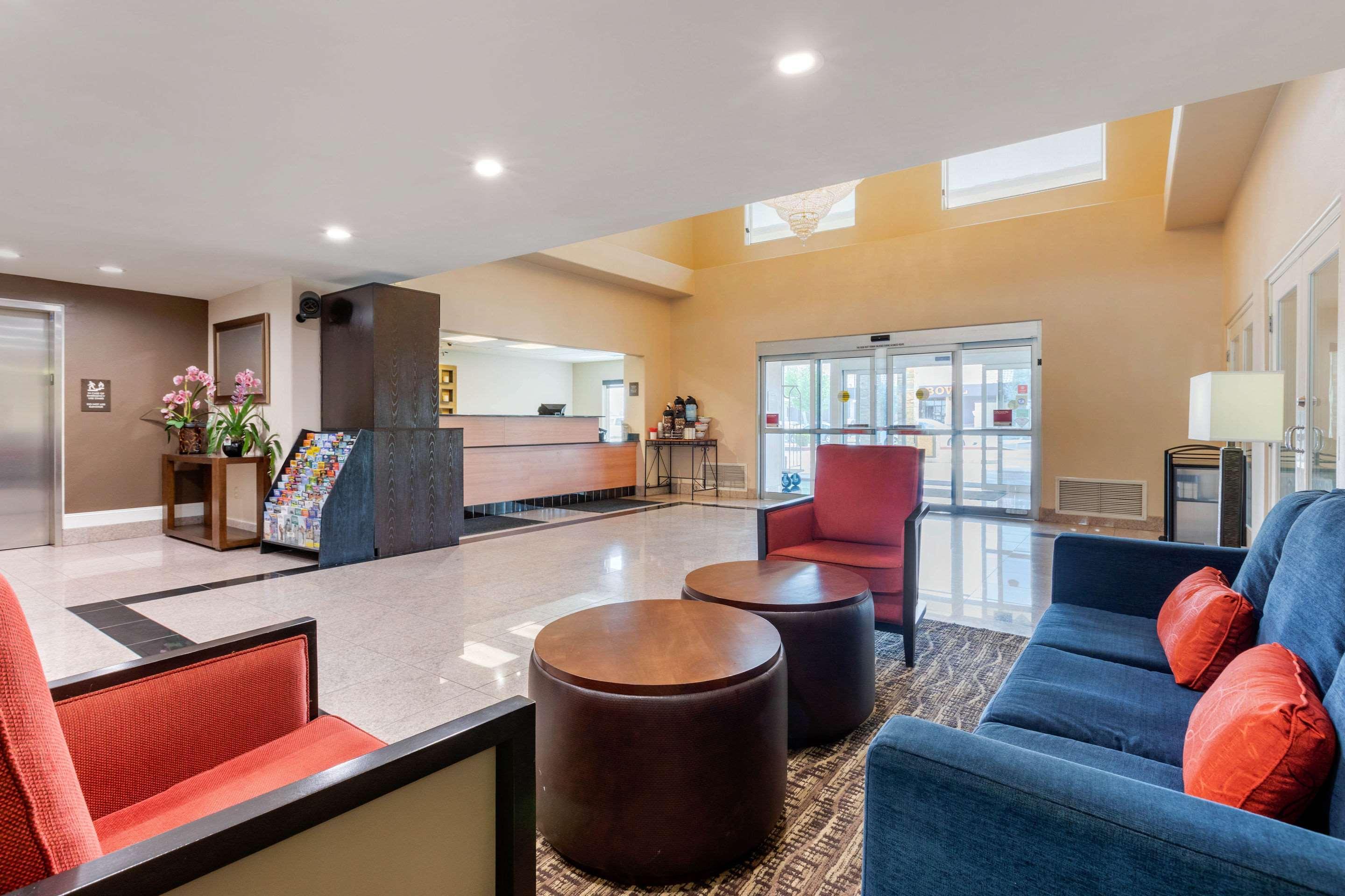Comfort Suites Victorville-Hesperia Exterior photo